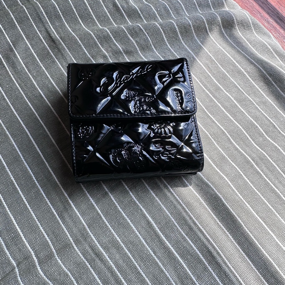 CHANEL‎ Black Quilted Leather Wallet - Picture 2 of 11